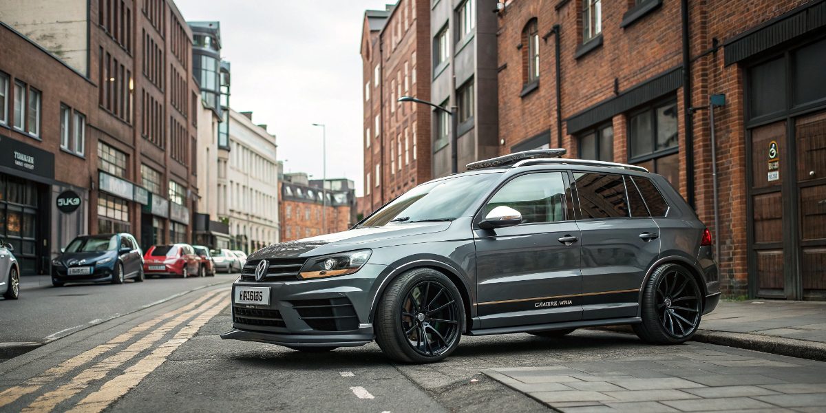 A modified new vw tiguan with aggressive body kit (18)