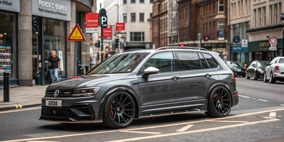 A modified new vw tiguan with aggressive body kit (5)