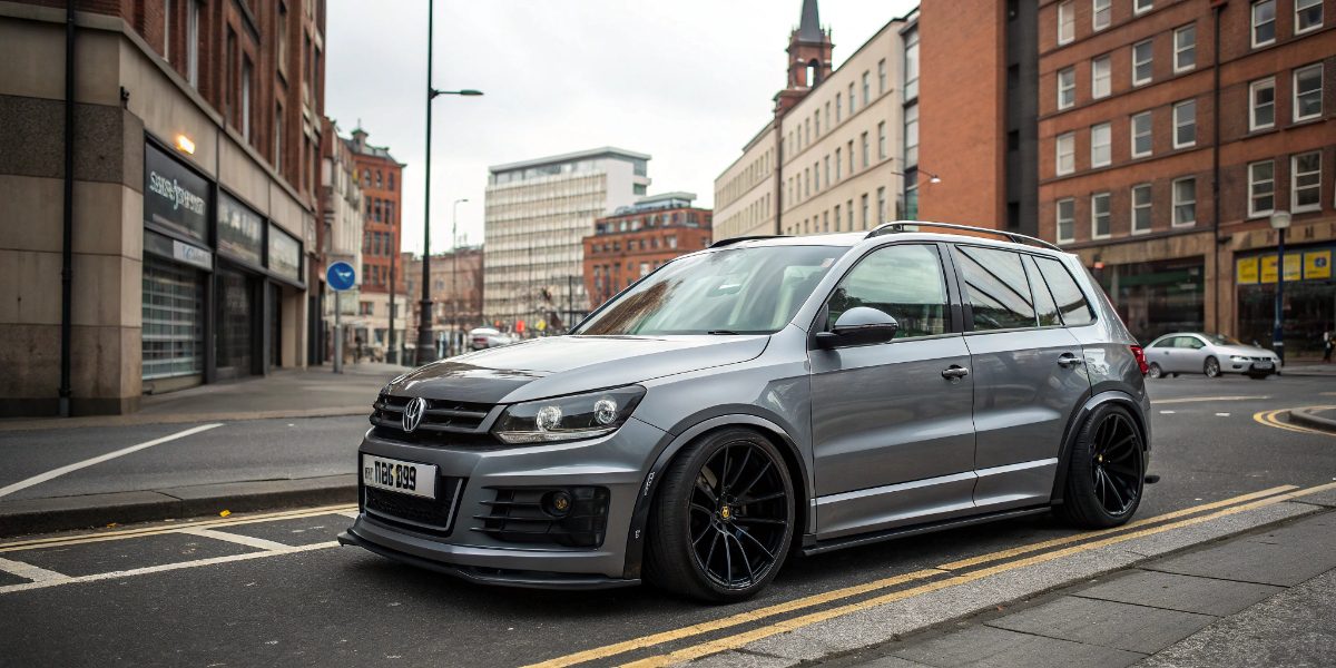 A modified new vw tiguan with aggressive body kit (7)
